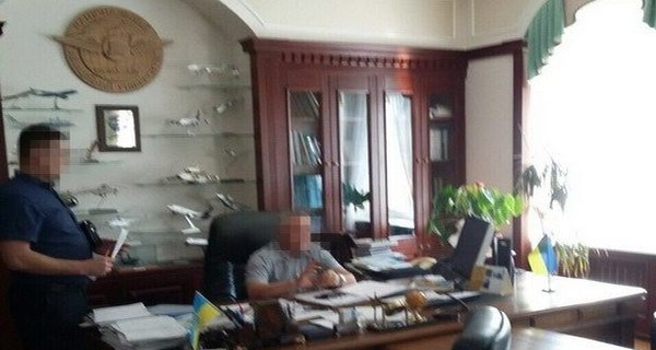 Ректора НАУ задержали на взятке в 5 миллионов гривен