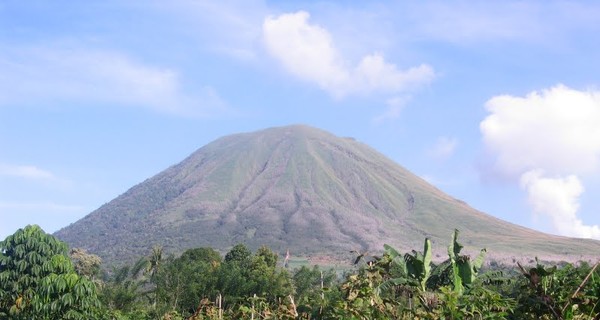 В Индонезии взбушевались вулканы