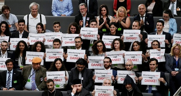 Германия дистанцируется от резолюции о геноциде армян под нажимом Турции