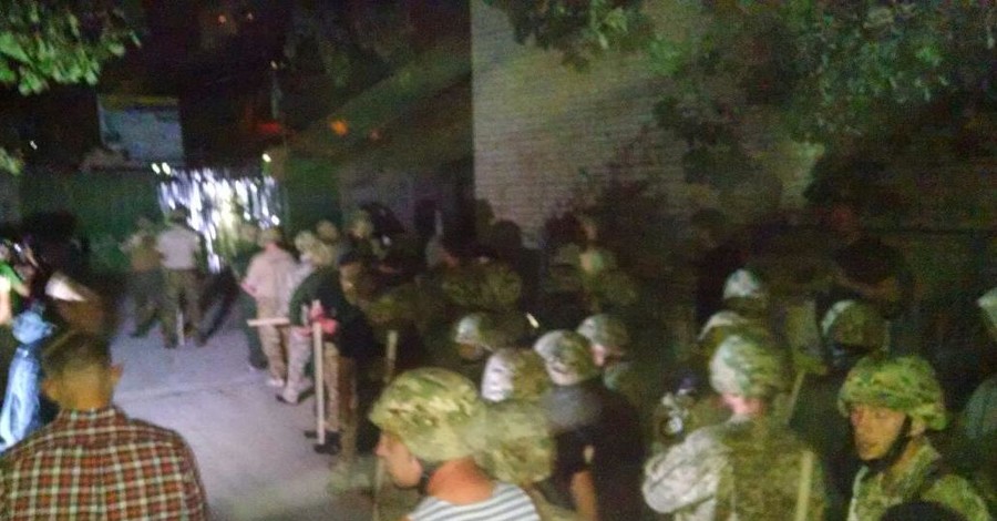 В результате драки из-за спорной новостройки в Киеве задержаны 30 человек