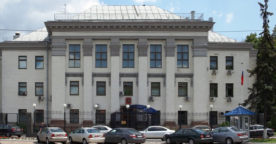 В Украине выборы в Госдуму РФ запретили, но в посольстве к ним готовятся