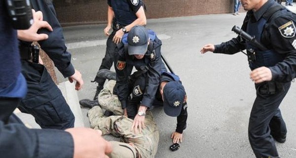 Полиция Одессы и Киева задержала шесть человек