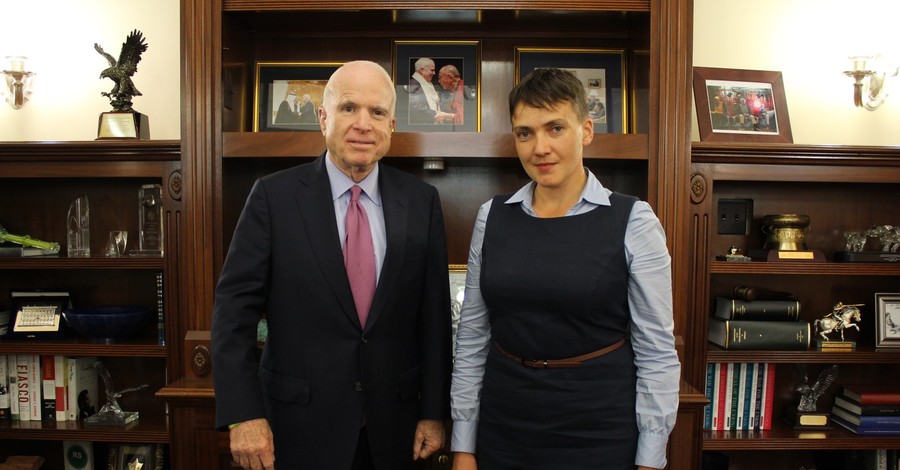 Савченко надела платье ради Маккейна