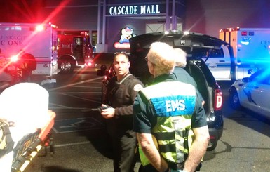 В США неизвестный открыл стрельбу в торговом центре