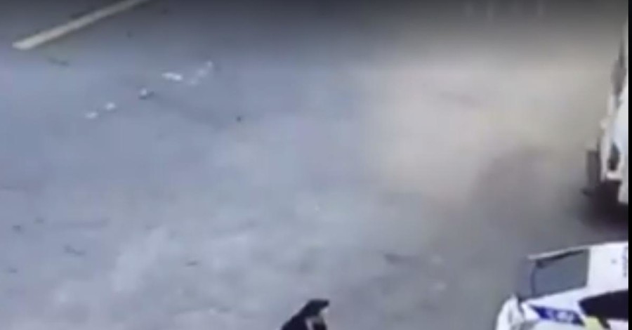 Появилось видео с места убийства патрульного в Днепре