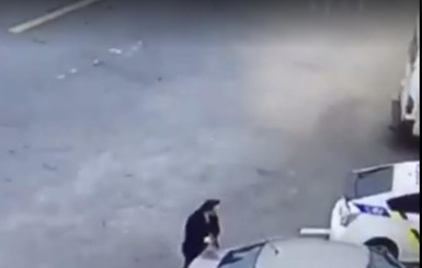 Появилось видео с места убийства патрульного в Днепре