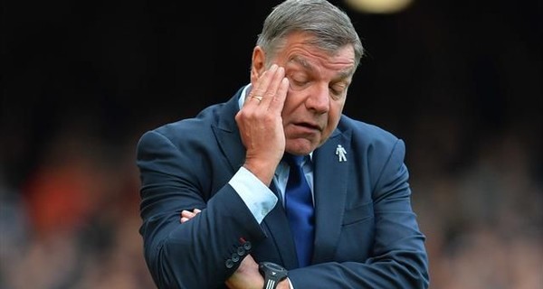 Главный тренер сборной Англии по футболу уволен из-за обвинения в коррупции