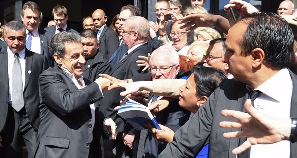 Саркози заманивает избирателя обещанием оставить Британию в ЕС