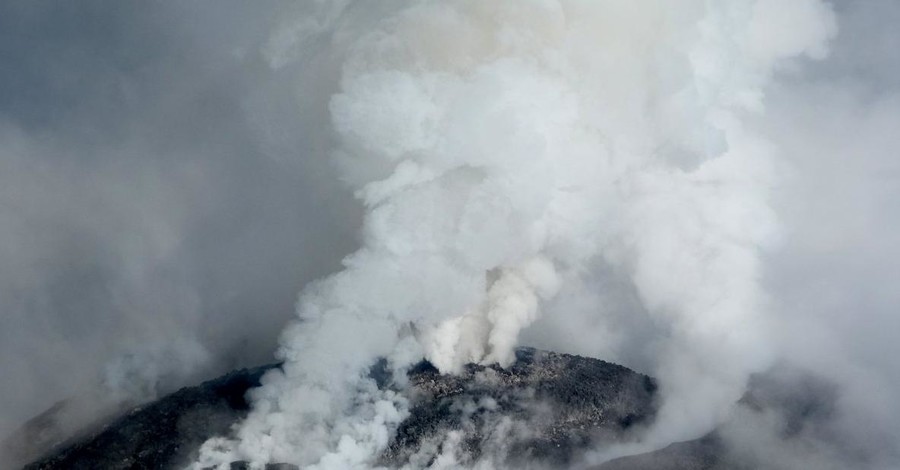 В Мексике из-за извержения вулкана начали срочную эвакуацию