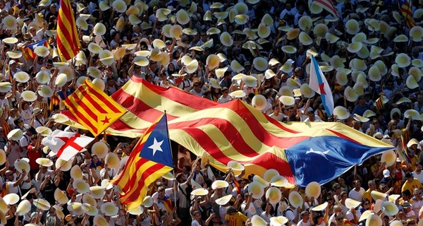 Парламент Каталонии решил провести референдум о независимости