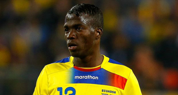 В Эквадоре футболист попытался скрыться от полиции во время матча