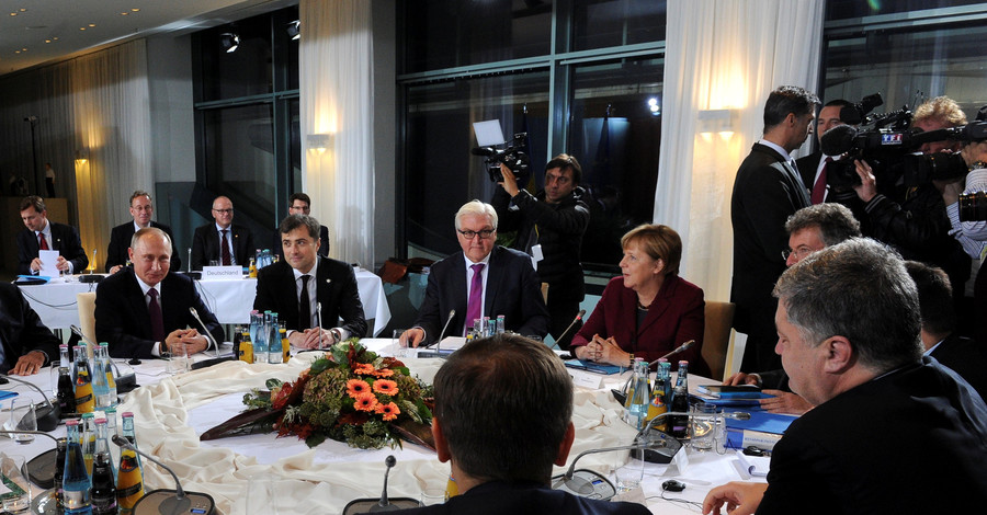 Путин и Порошенко обошлись без рукопожатий на встрече в Берлине