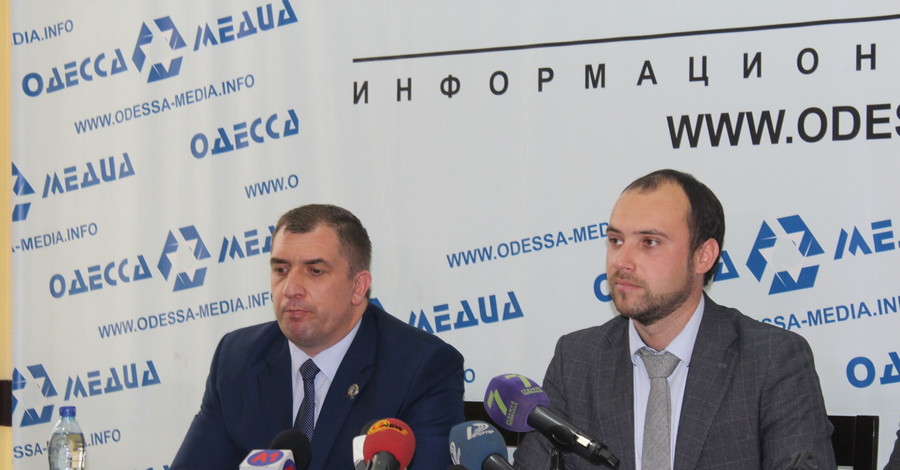 В Одессе юристы собираются судиться с Порошенко за давление на судей