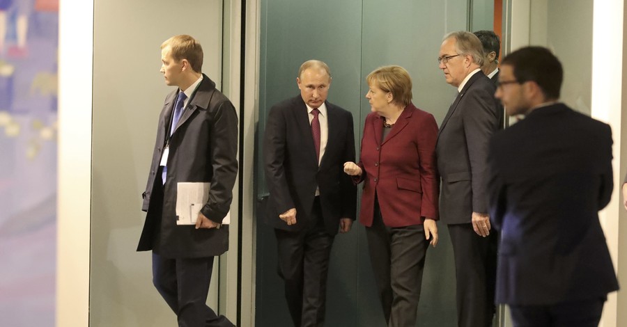 По сирийскому вопросу Меркель и Оланд разговаривали с Путиным жестче, чем по Донбассу