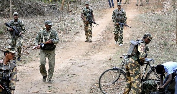 Индийские полицейские расстреляли 24 повстанцев