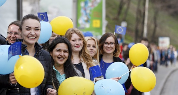 Треть украинцев уже не хотят ни в ЕС, ни в ТС