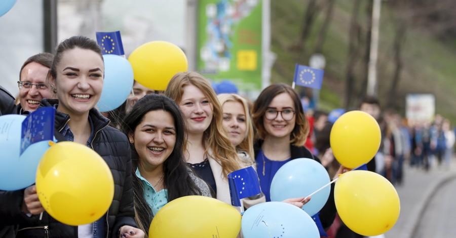 Треть украинцев уже не хотят ни в ЕС, ни в ТС