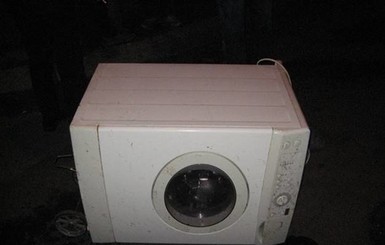 В Киеве воров-домушников разоблачила стиральная машинка 