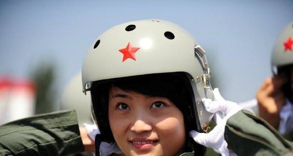 В Китае погибла первая женщина-пилот истребителя J10