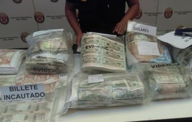 В Перу арестовали рекордную партию фальшивых долларов