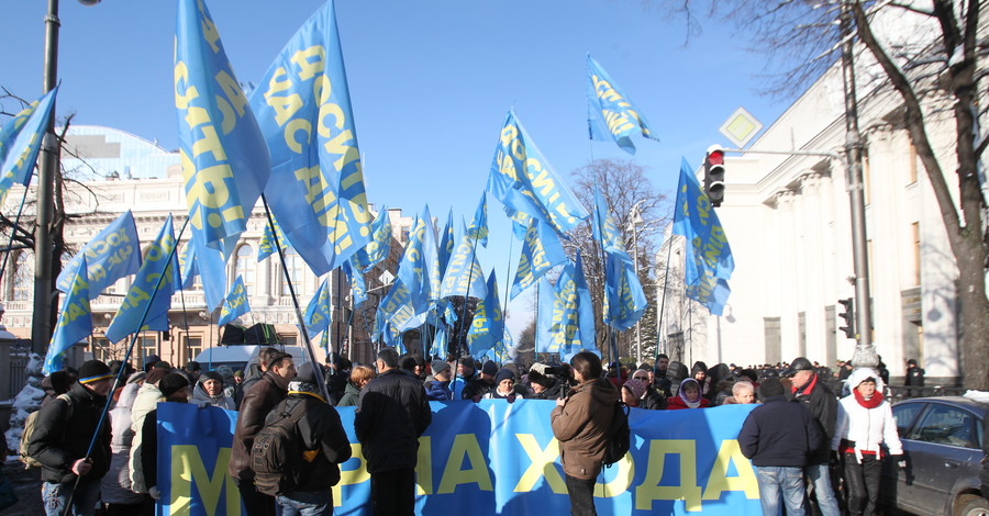 Митинговать в Киеве собираются до позднего вечера