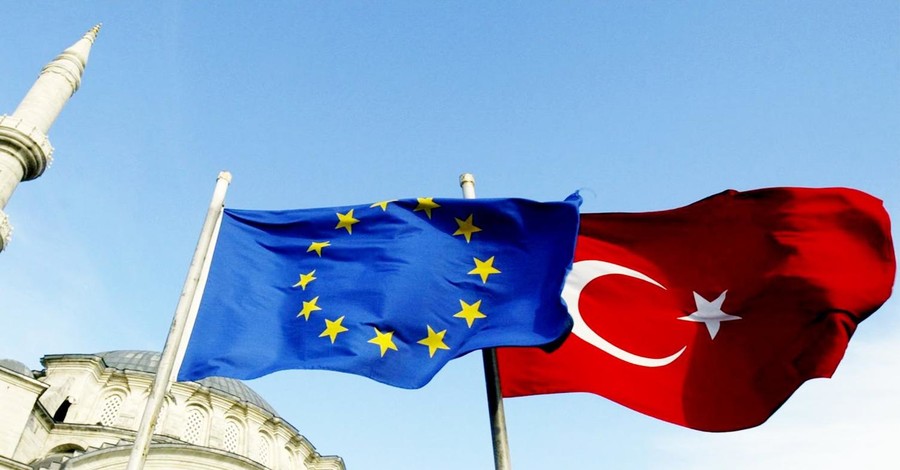 Европарламент призвал прекратить переговоры с Турцией о вступлении в ЕС