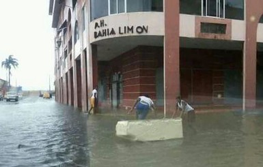 Наводнение в Панаме: под воду ушли несколько улиц, есть жертвы