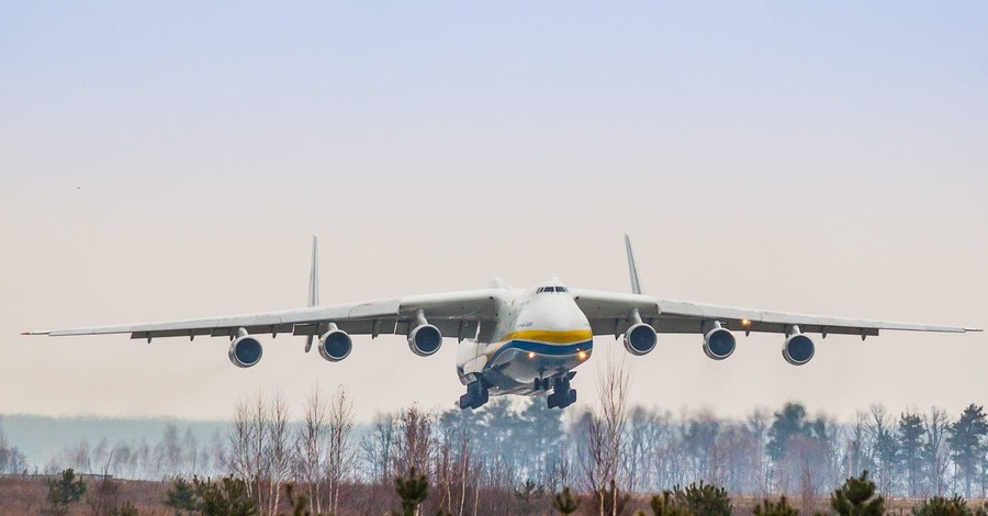 В Украину вернулся самый большой в мире самолет