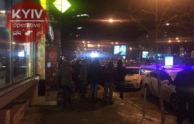 В центре Киева украинские болельщики подрались с турками