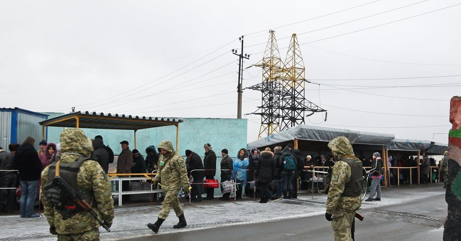 Переселенцам из Донбасса придется жить по новым правилам
