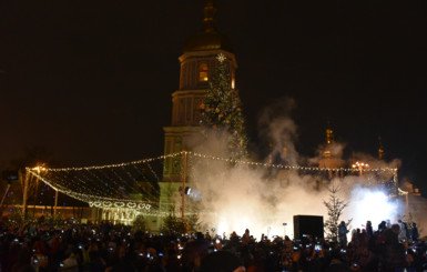 В День Святого Николая в Киеве зажли главную елку страны