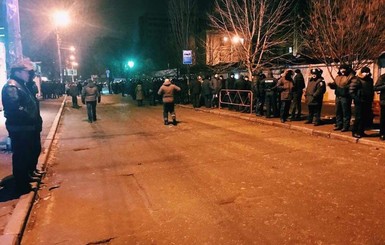 В Киеве на КПИ снесли МАФы: не обошлось без драки
