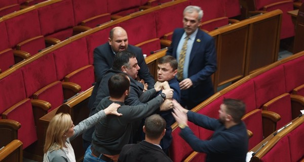 Депутат Кишкарь объяснил, зачем набросился на коллегу в Верховной Раде 