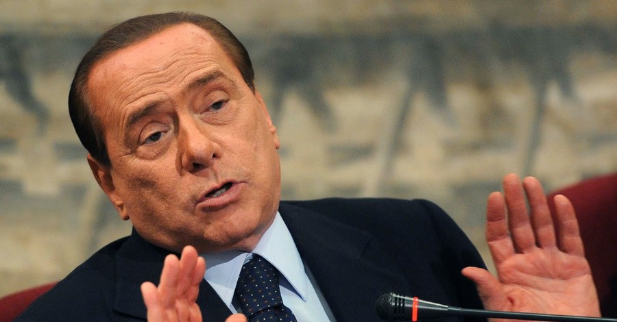 Украина намерена вызвать Берлускони на допрос из-за бутылки вина