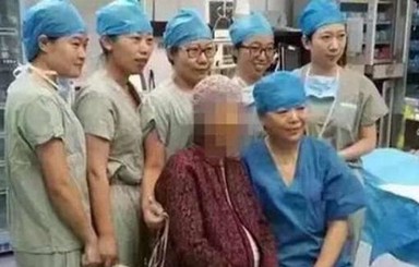 В Китае женщина родила ребенка в 64 года