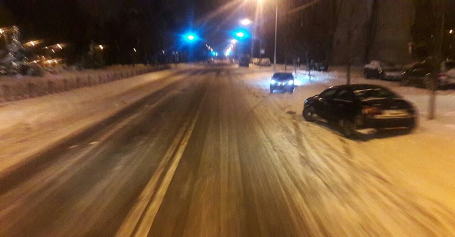 Кличко показал видео ночной инспекции дорог Киева 
