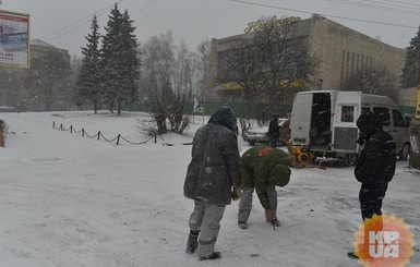 Киевляне начали зарабатывать на снеге