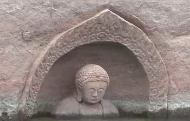 В китайском водохранилище обнаружили древнюю статую Будды