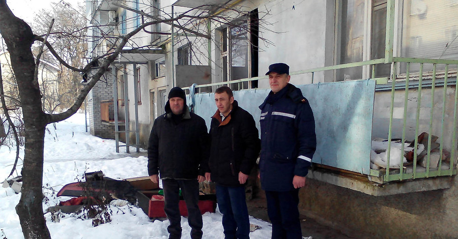 На Днепропетровщине участник АТО вынес из горящей квартиры четырехлетнюю девочку