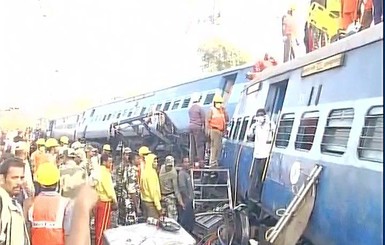 В Индии поезд сошел с рельсов: погибли 36 человек и десятки ранены