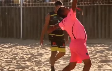 В Бразилии розовый футбольный судья стал популярней матчей, которые он ведет