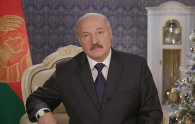 Лукашенко заявил, что Украина воюет за независимость 