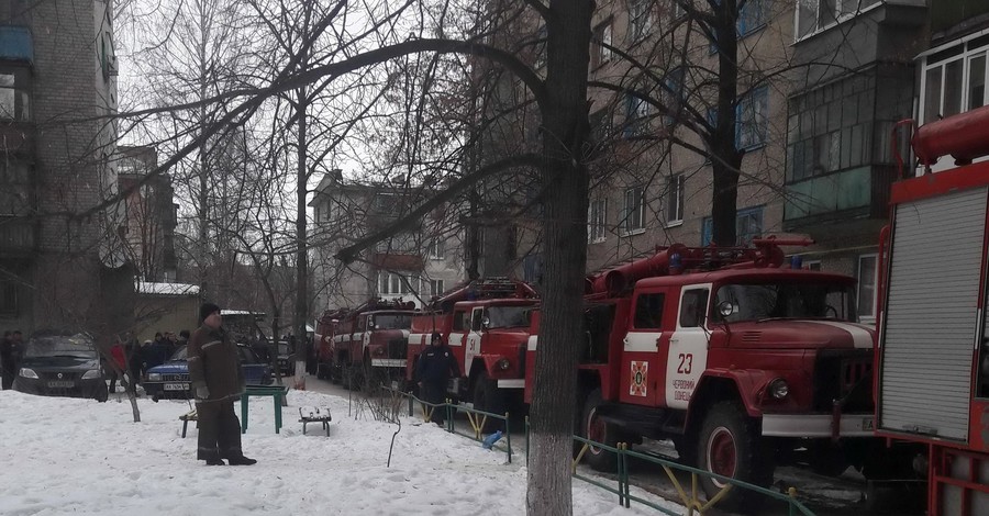 Взрыв на Харьковщине: женщину выбросило с балкона