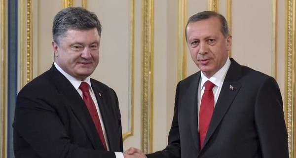 Порошенко поздравил Эрдогана с 25-й годовщиной дипломатических отношений