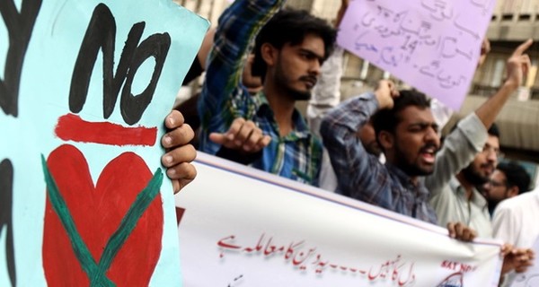 Власти Пакистана запретили праздновать День Святого Валентина