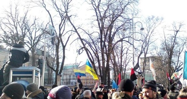 Активистка ОУН: Бросили пару петард в Киевэнерго, а теперь готовимся к Майдану-3