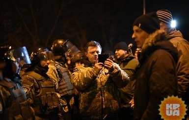 Гройсман позвал митингующих за блокаду Донбасса на переговоры 