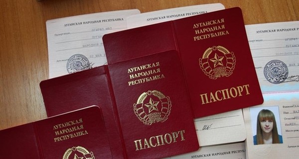 Песков пояснил, зачем Путин признал паспорта 