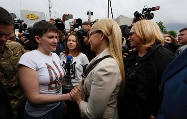 Тимошенко назвала отказ Савченко от неприкосновенности пиар-акцией