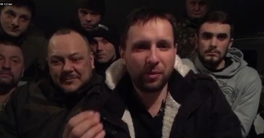 В Донбассе началась авто-блокада, будут тормозить гуманитарку Ахметова